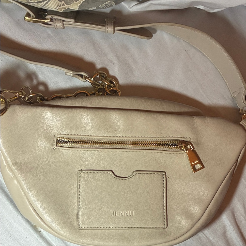 Cream Crossbody Bag with Gold Accents‎